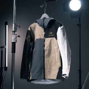 Waterproof and windproof  Arcteryx Beta Series Jacket, Ski Suit, Men's Size M